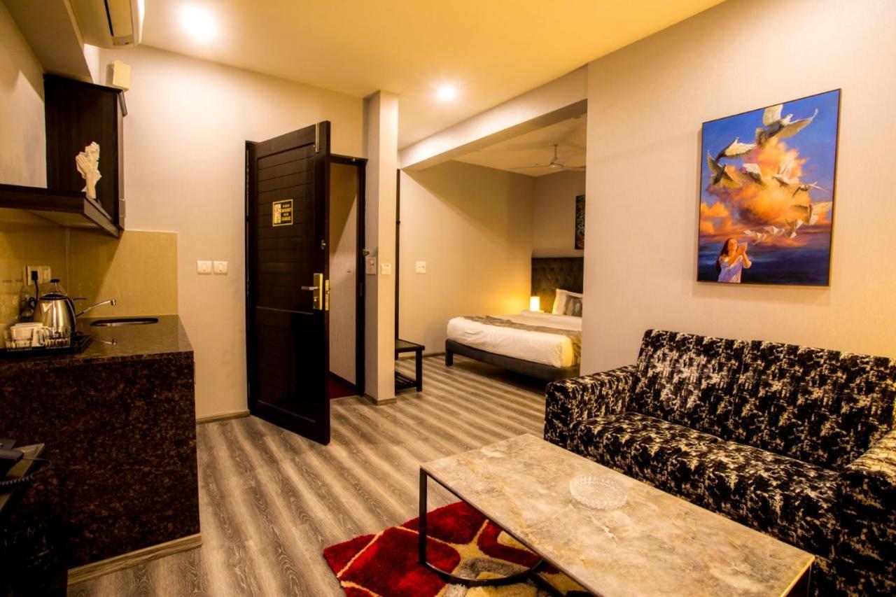 Encore Suites Goa Panaji Exterior foto
